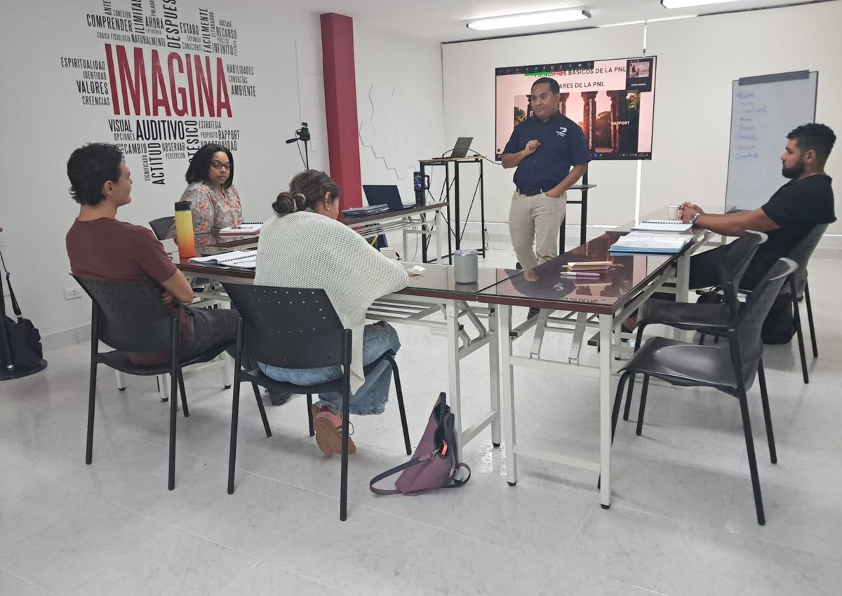 Sesión de entrenamiento y aprendizaje en sala